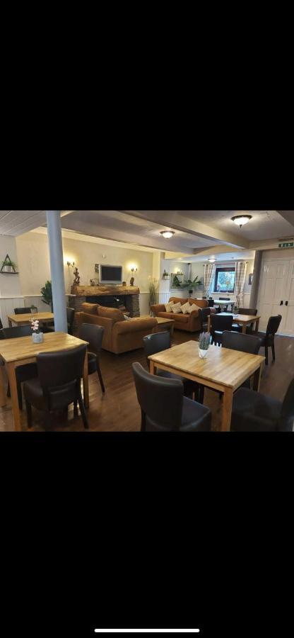 The Countryman Inn Llantrisant  Exterior photo